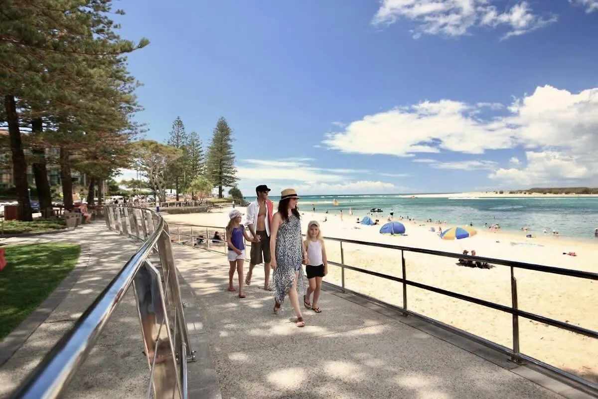 Spacious Apartment, Walk To Kings Beach Caloundra 0*,  Austrálie