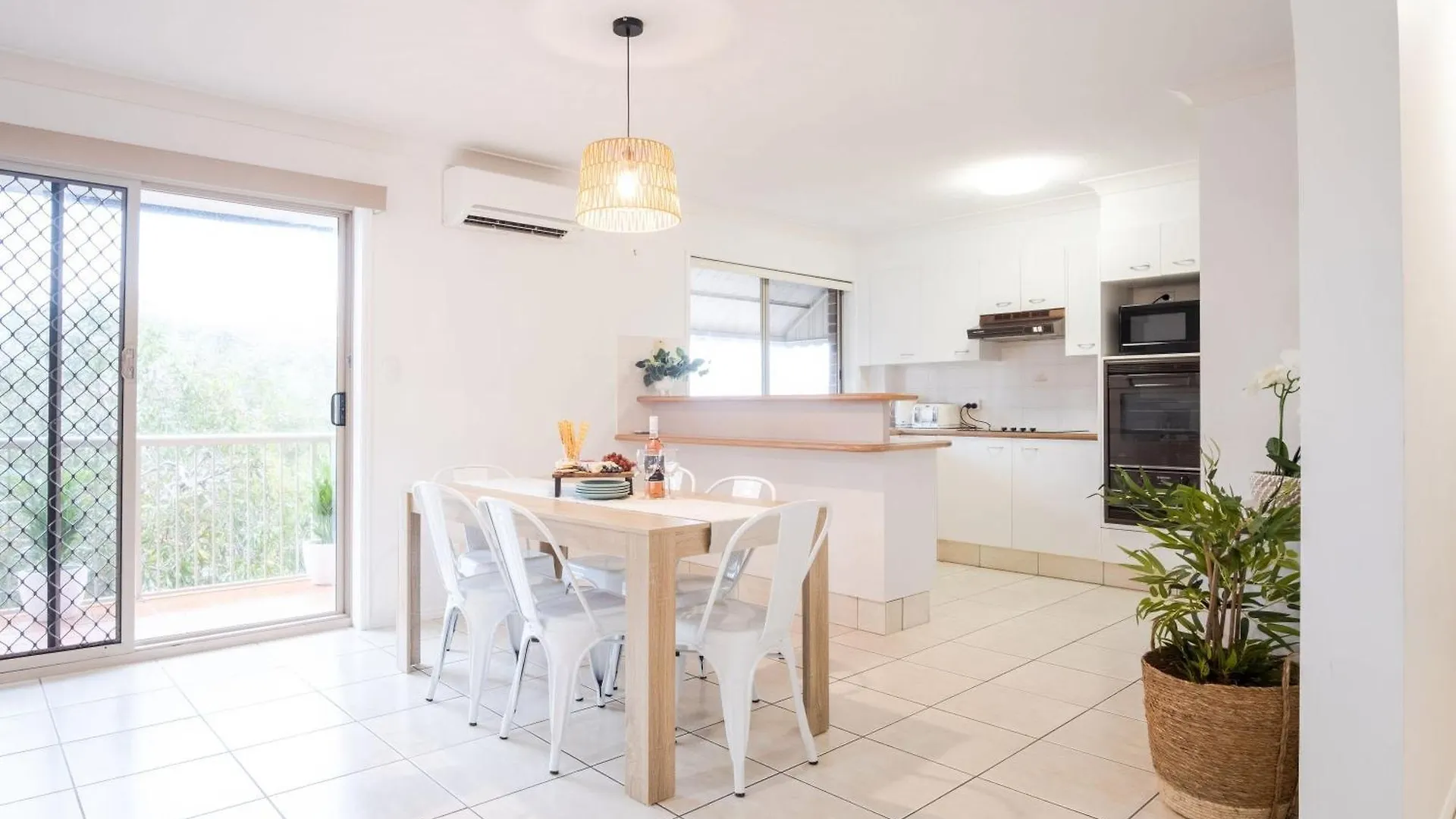 Apartmán Spacious Apartment, Walk To Kings Beach Caloundra Austrálie